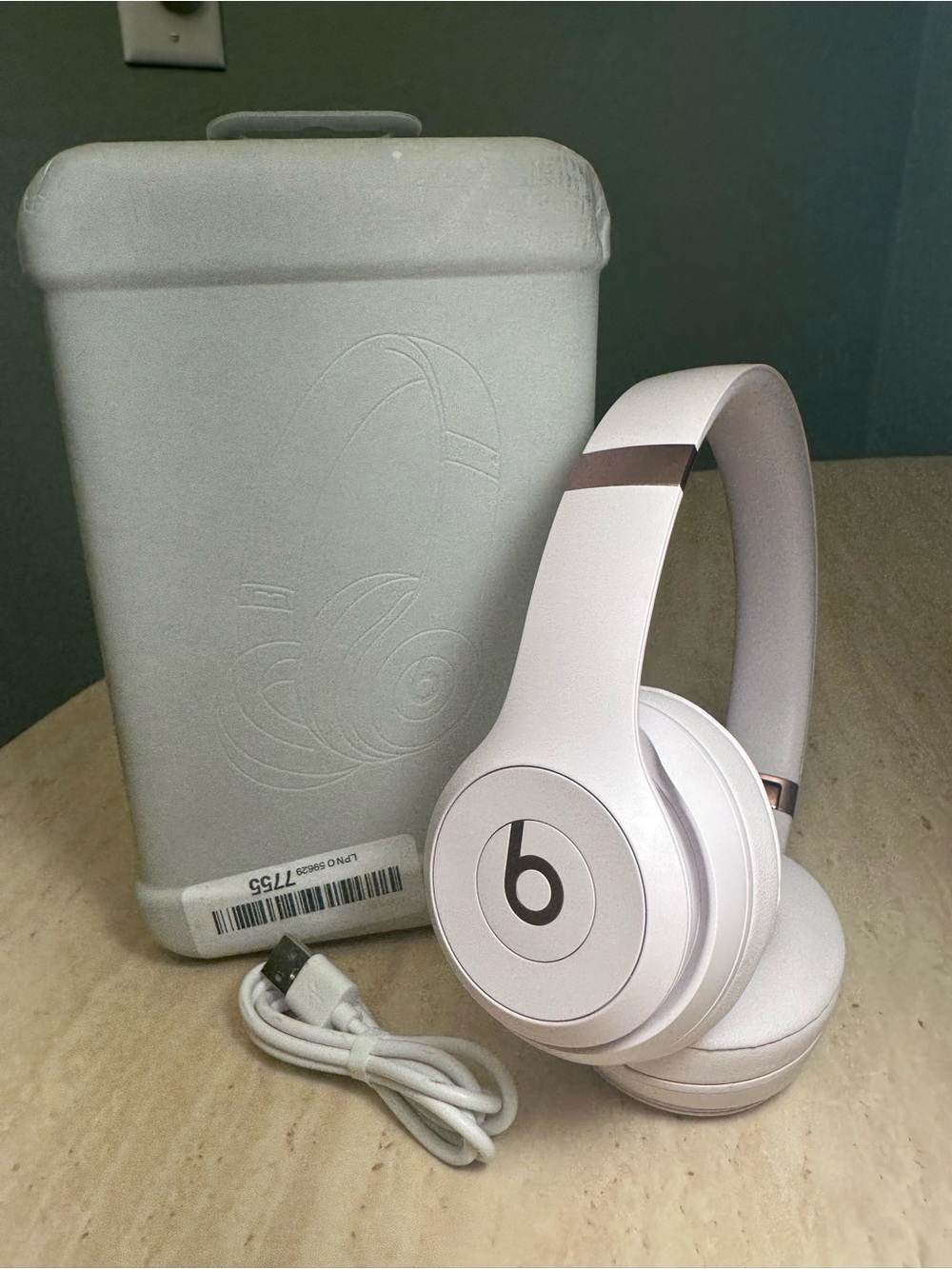 Beats by Dr. Dre Beats Solo 4 Wireless Bluetooth On-Ear Headphones Blush Pink
